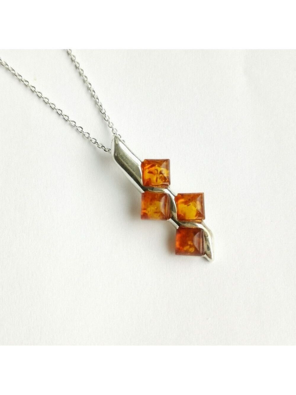 Sterling silver Baltic Amber pendant necklace 🆕